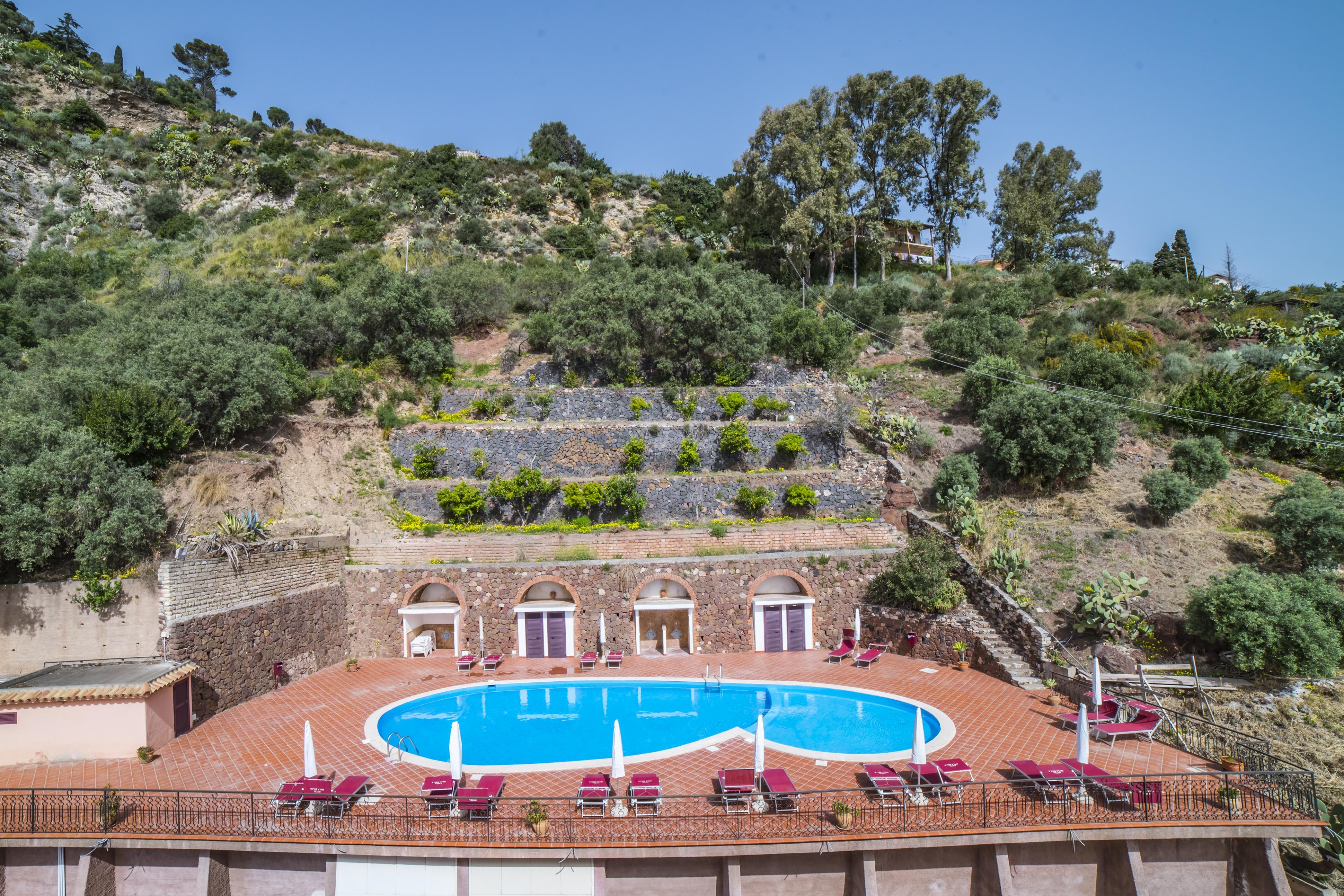 Isola Bella Hotel 3*